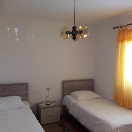 Apartment Bise Рогозниця Екстер'єр фото