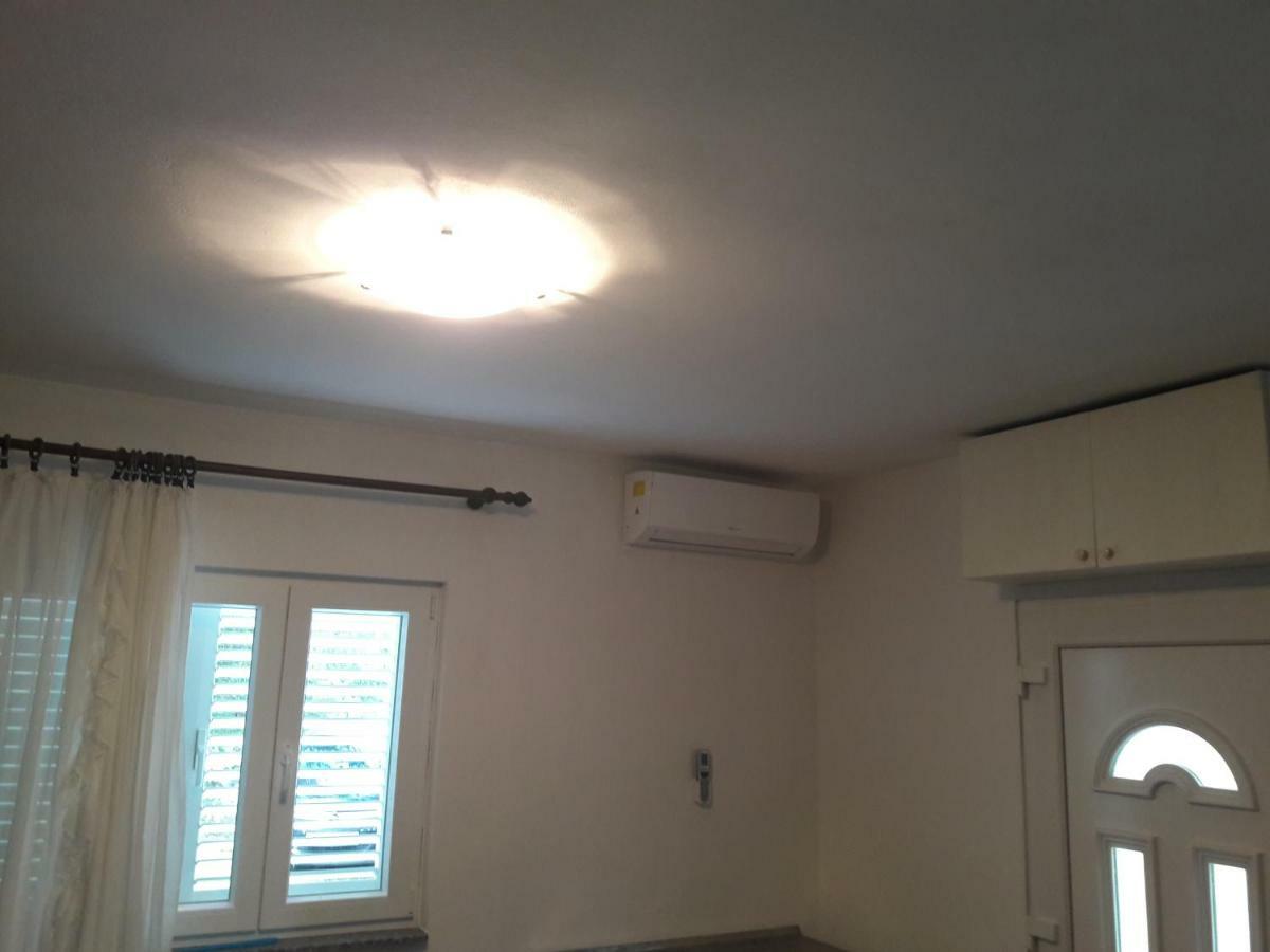 Apartment Bise Рогозниця Екстер'єр фото